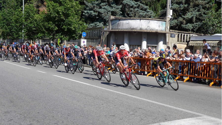 Traguardo ad Oropa per il Giro d'Italia  1